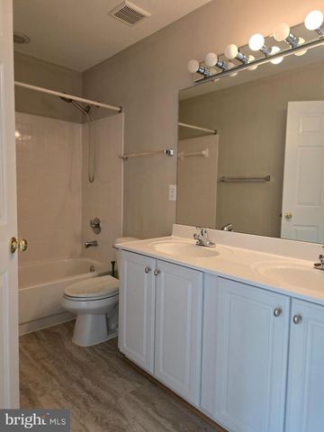 46838 GRAHAM COVE SQ, Sterling, VA 20165