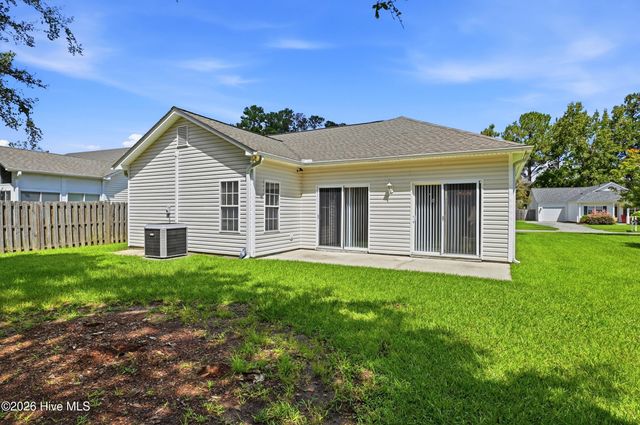 8592 SE Orchard Loop Road NE, Leland, NC 28451