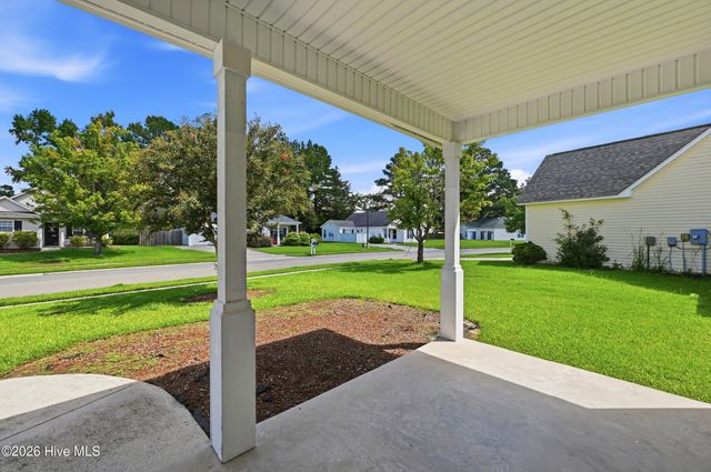 8592 SE Orchard Loop Road NE, Leland, NC 28451