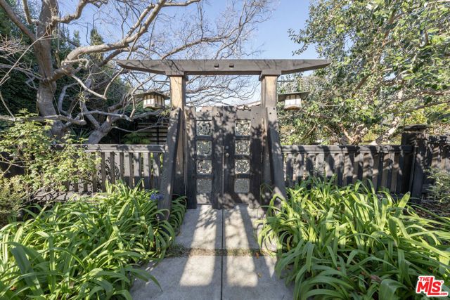 4814 W 1st Street, Los Angeles, CA 90004