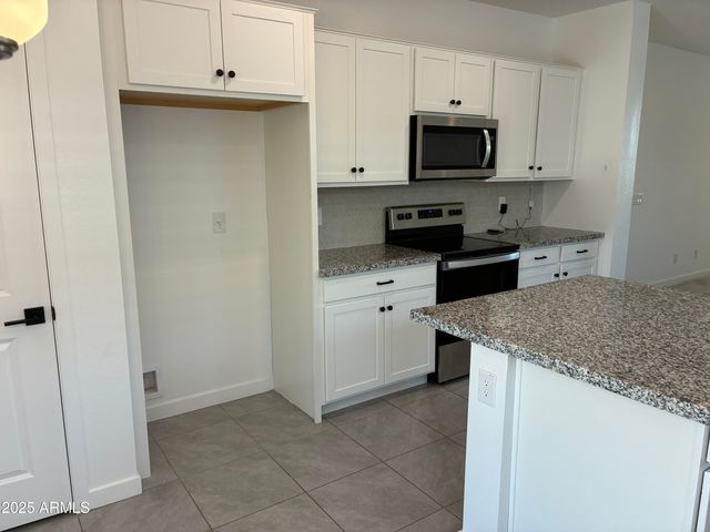 16878 W DIANA Avenue, Waddell, AZ 85355