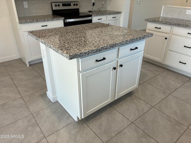 16878 W DIANA Avenue, Waddell, AZ 85355