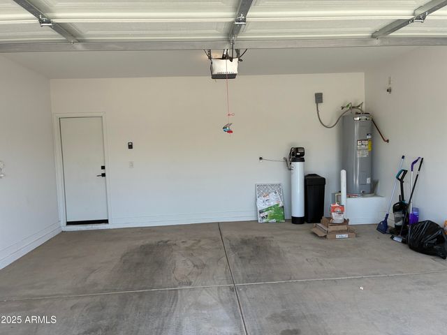 16878 W DIANA Avenue, Waddell, AZ 85355