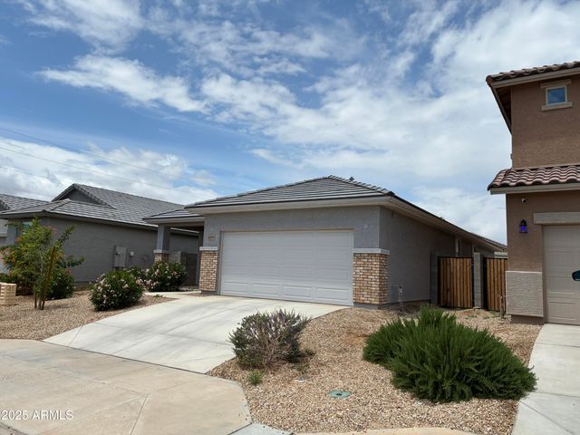 16878 W DIANA Avenue, Waddell, AZ 85355