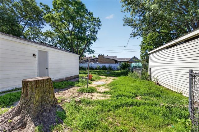 2724 Lawndale Avenue, Rockford, IL 61101