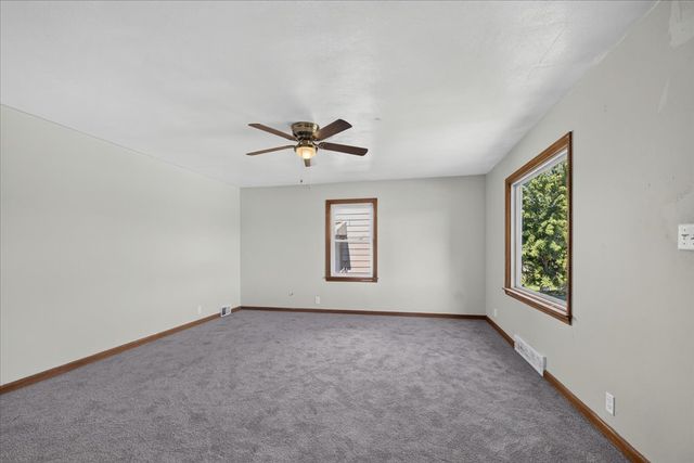 2724 Lawndale Avenue, Rockford, IL 61101