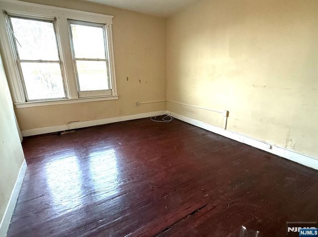 66 Scheerer, Newark, NJ 07112