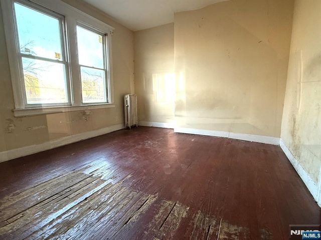 66 Scheerer, Newark, NJ 07112