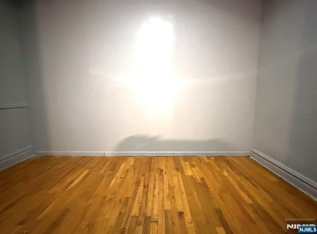 66 Scheerer, Newark, NJ 07112