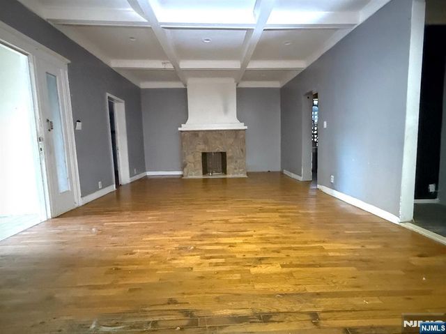 66 Scheerer, Newark, NJ 07112