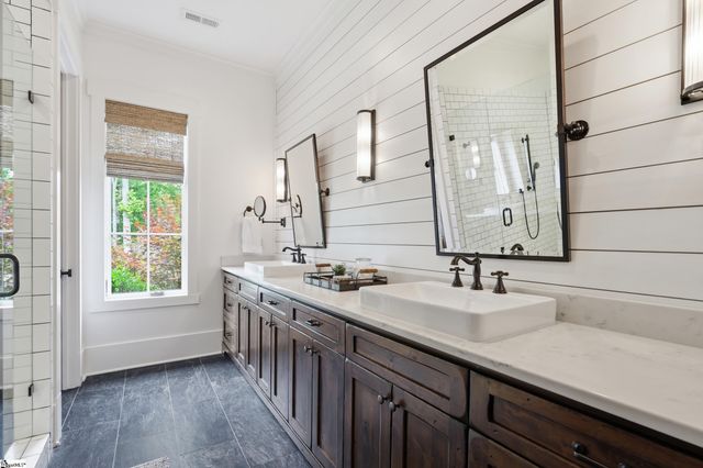 147 S Edgewater Drive, Sunset, SC 29685