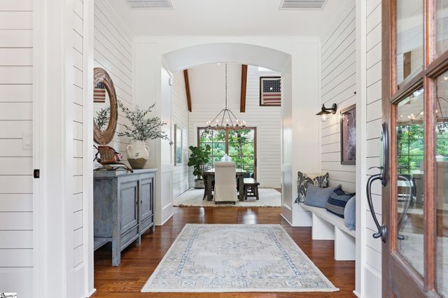 147 S Edgewater Drive, Sunset, SC 29685