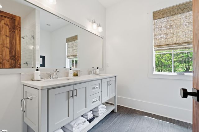 147 S Edgewater Drive, Sunset, SC 29685