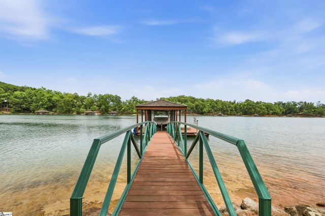 147 S Edgewater Drive, Sunset, SC 29685