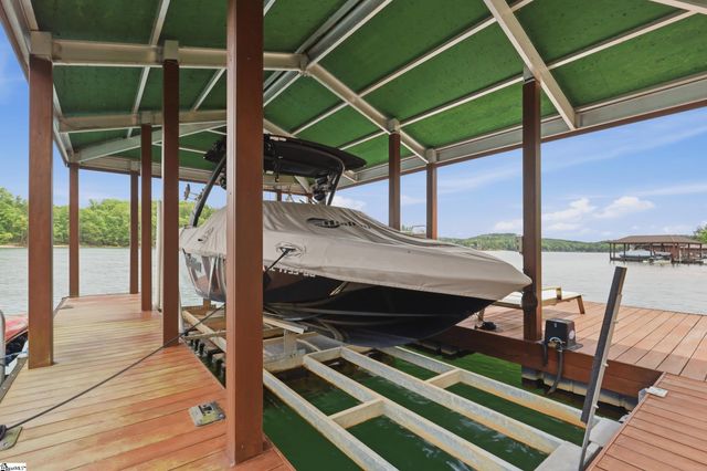147 S Edgewater Drive, Sunset, SC 29685