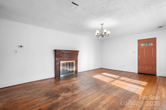 1606 Poplar Street NW, Lenoir, NC 28645