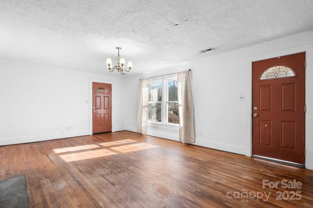 1606 Poplar Street NW, Lenoir, NC 28645