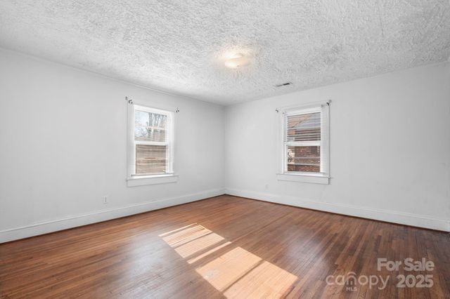 1606 Poplar Street NW, Lenoir, NC 28645