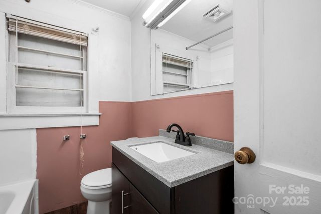 1606 Poplar Street NW, Lenoir, NC 28645