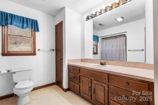 1606 Poplar Street NW, Lenoir, NC 28645