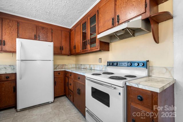 1606 Poplar Street NW, Lenoir, NC 28645