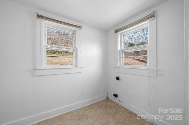 1606 Poplar Street NW, Lenoir, NC 28645