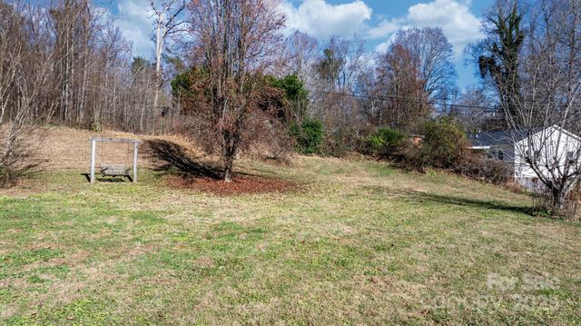 1606 Poplar Street NW, Lenoir, NC 28645