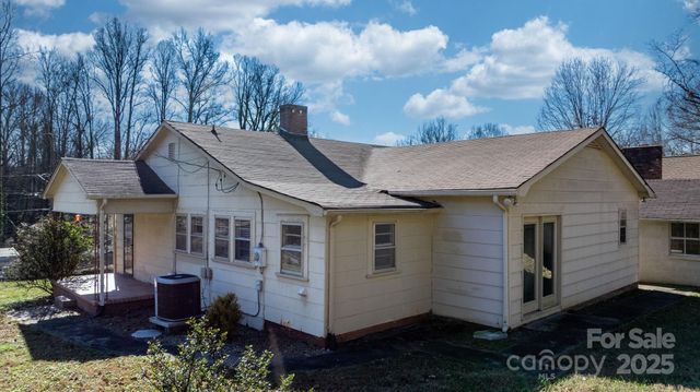 1606 Poplar Street NW, Lenoir, NC 28645