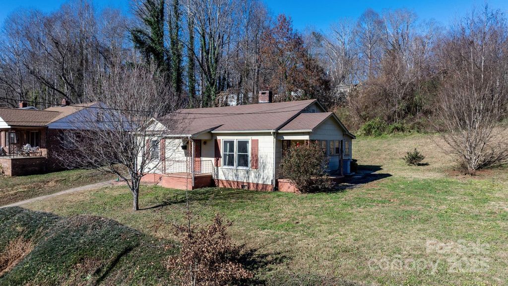 1606 Poplar Street NW, Lenoir, NC 28645