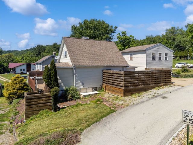 512 5TH STREET, Rostraver, PA 15087