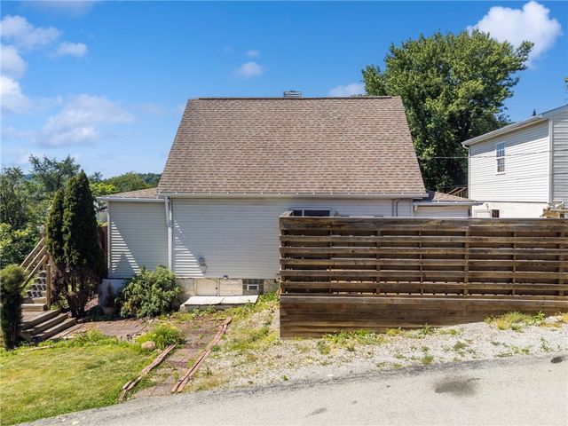 512 5TH STREET, Rostraver, PA 15087
