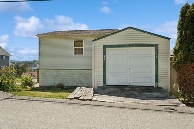 512 5TH STREET, Rostraver, PA 15087