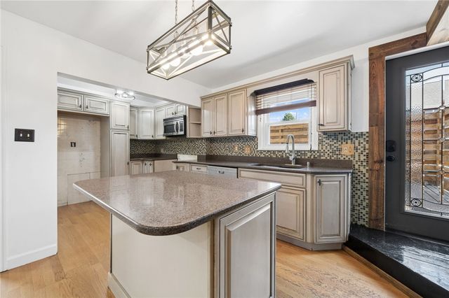 512 5TH STREET, Rostraver, PA 15087
