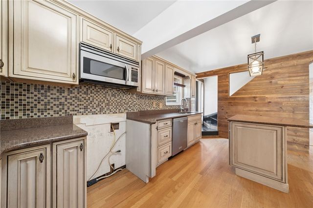 512 5TH STREET, Rostraver, PA 15087