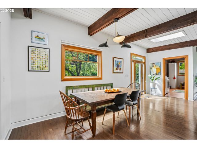 6639 Se YAMHILL Ct, Portland, OR 97215