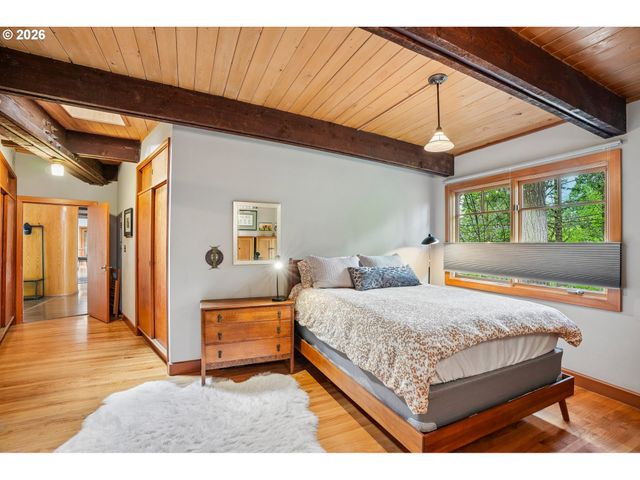 6639 Se YAMHILL Ct, Portland, OR 97215