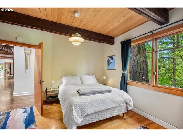 6639 Se YAMHILL Ct, Portland, OR 97215