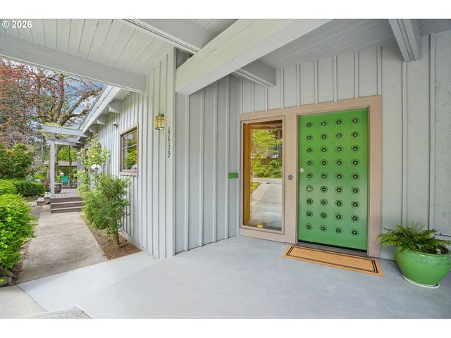 6639 Se YAMHILL Ct, Portland, OR 97215