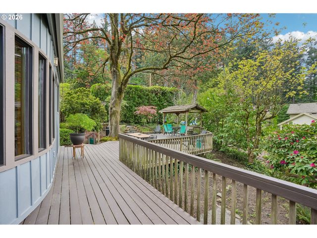 6639 Se YAMHILL Ct, Portland, OR 97215