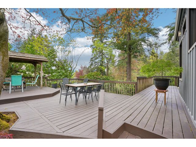 6639 Se YAMHILL Ct, Portland, OR 97215