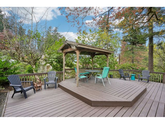 6639 Se YAMHILL Ct, Portland, OR 97215