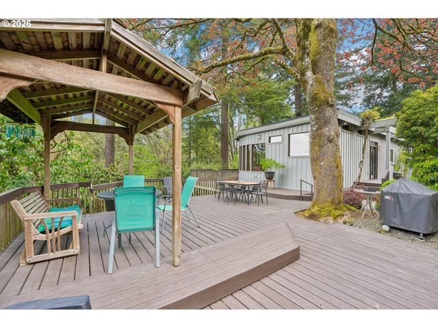 6639 Se YAMHILL Ct, Portland, OR 97215