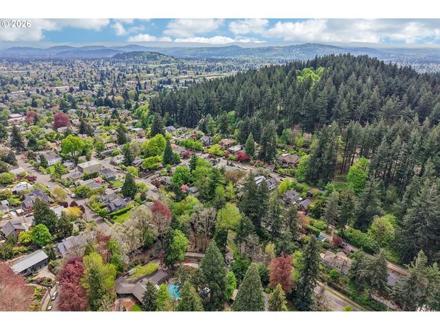 6639 Se YAMHILL Ct, Portland, OR 97215