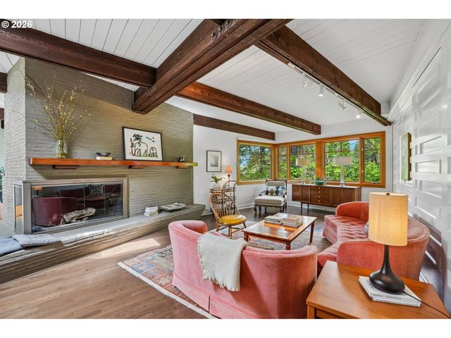 6639 Se YAMHILL Ct, Portland, OR 97215