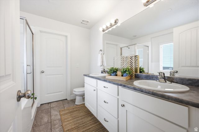 768 W STAR SPANGLED DR, Bluffdale, UT 84065