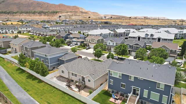 768 W STAR SPANGLED DR, Bluffdale, UT 84065