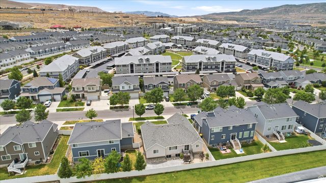 768 W STAR SPANGLED DR, Bluffdale, UT 84065