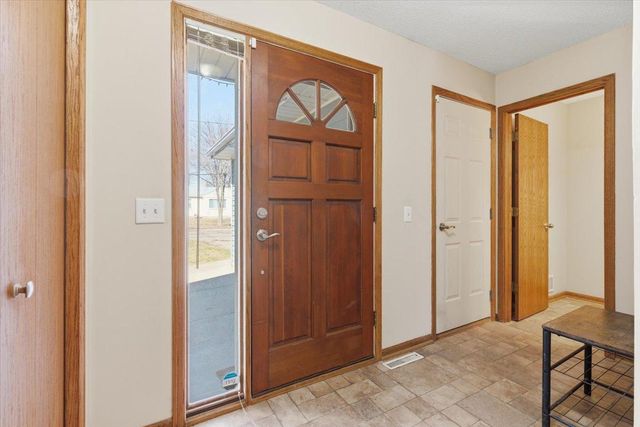 1523 4th Street N, South Saint Paul, MN 55075