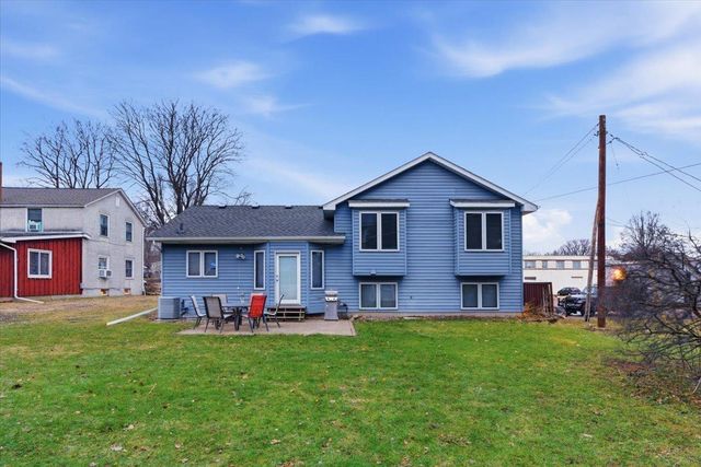 1523 4th Street N, South Saint Paul, MN 55075