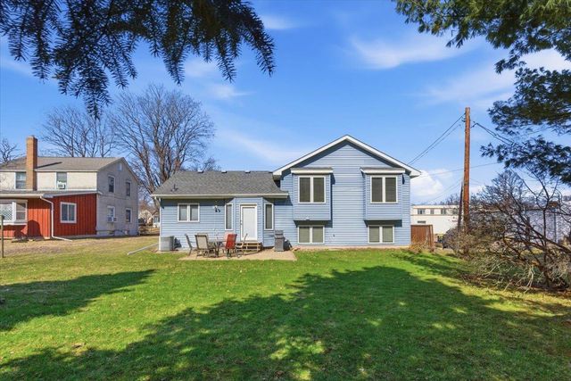 1523 4th Street N, South Saint Paul, MN 55075